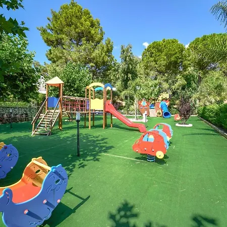 Villaggio Bahja 홀리데이파크 산 루시도