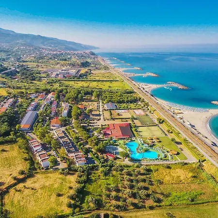 홀리데이파크 Villaggio Bahja 4*