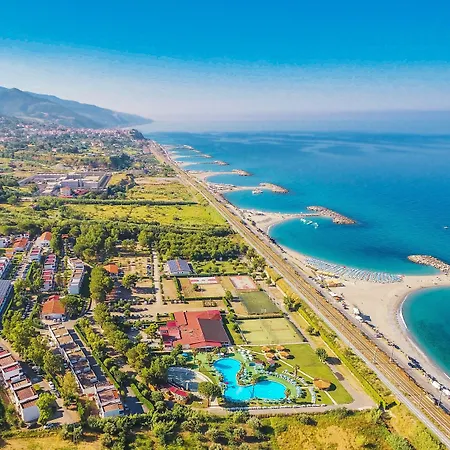 Parque de vacaciones Villaggio Bahja 4*